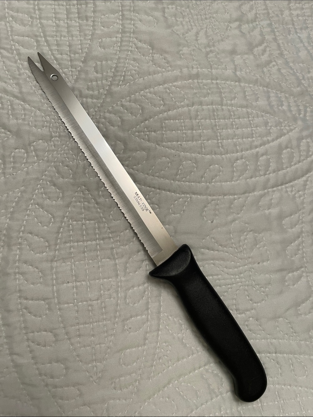 Like NEW MULTI-Edge Stainless Steel Long Serrated Knife for Breads & Cakes SHARP